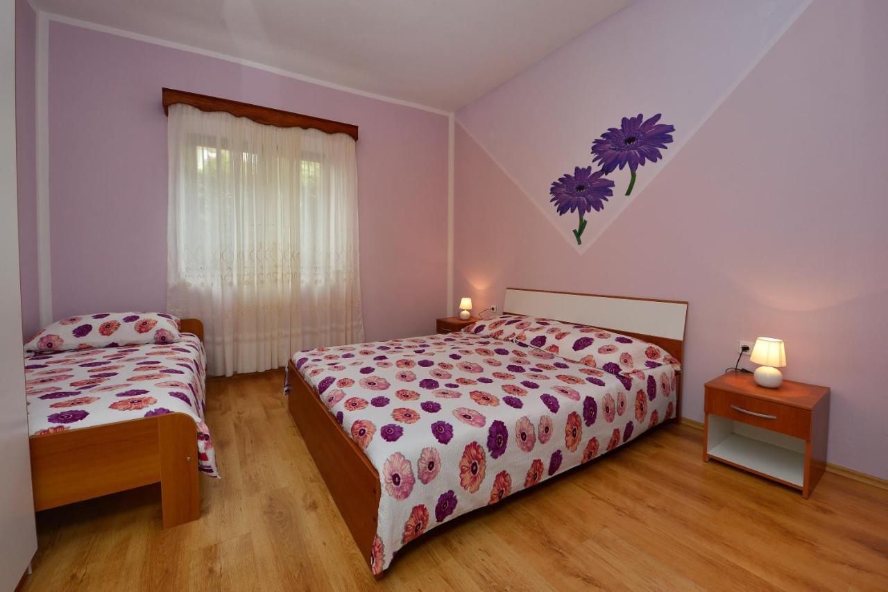 Apartments Ella Porec Exterior photo