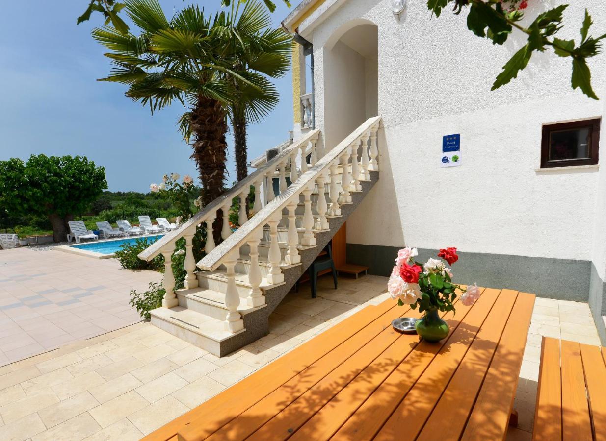 Apartments Ella Porec Exterior photo