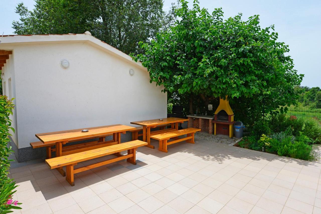Apartments Ella Porec Exterior photo