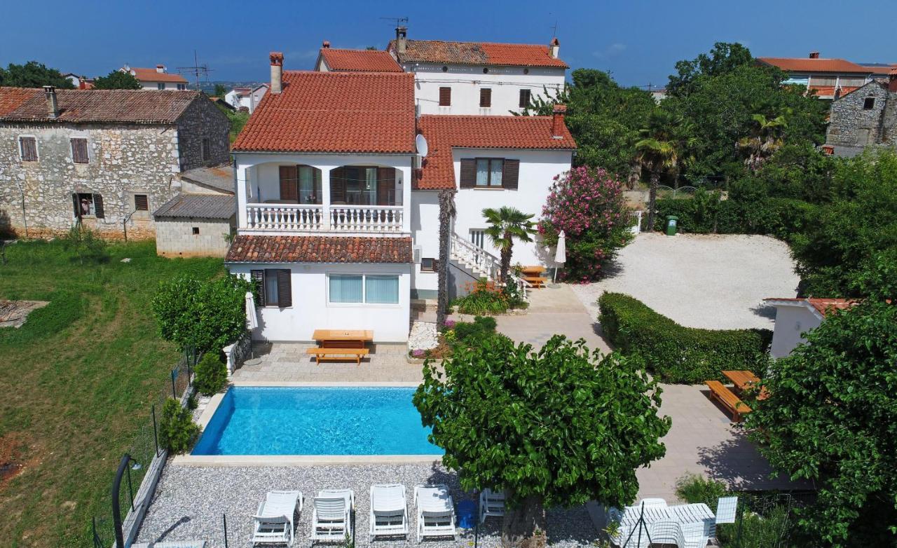 Apartments Ella Porec Exterior photo