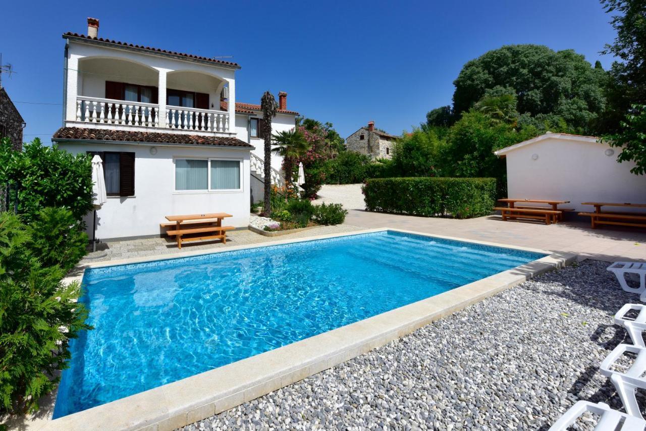 Apartments Ella Porec Exterior photo