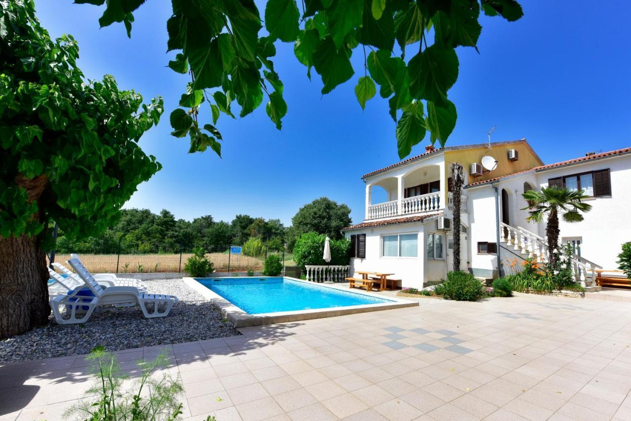 Apartments Ella Porec Exterior photo