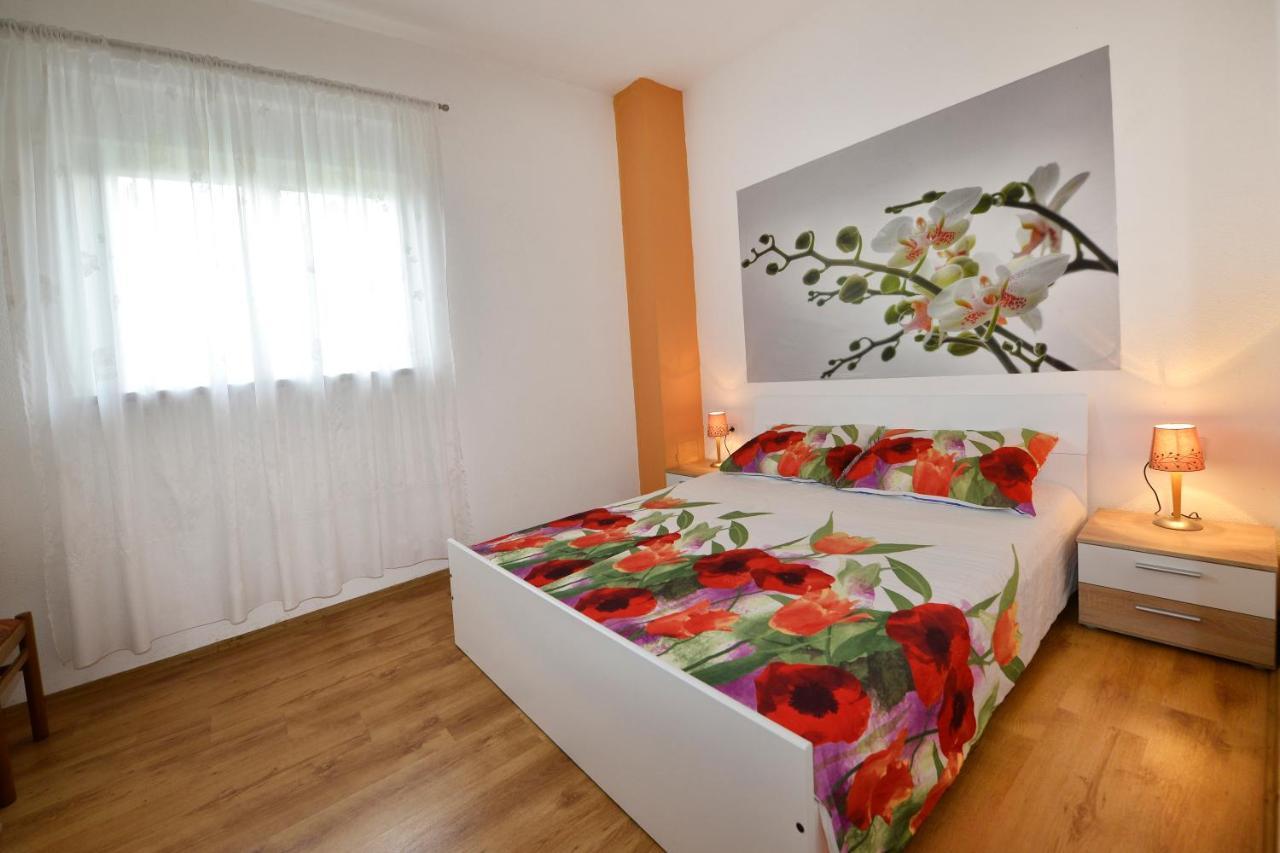 Apartments Ella Porec Exterior photo