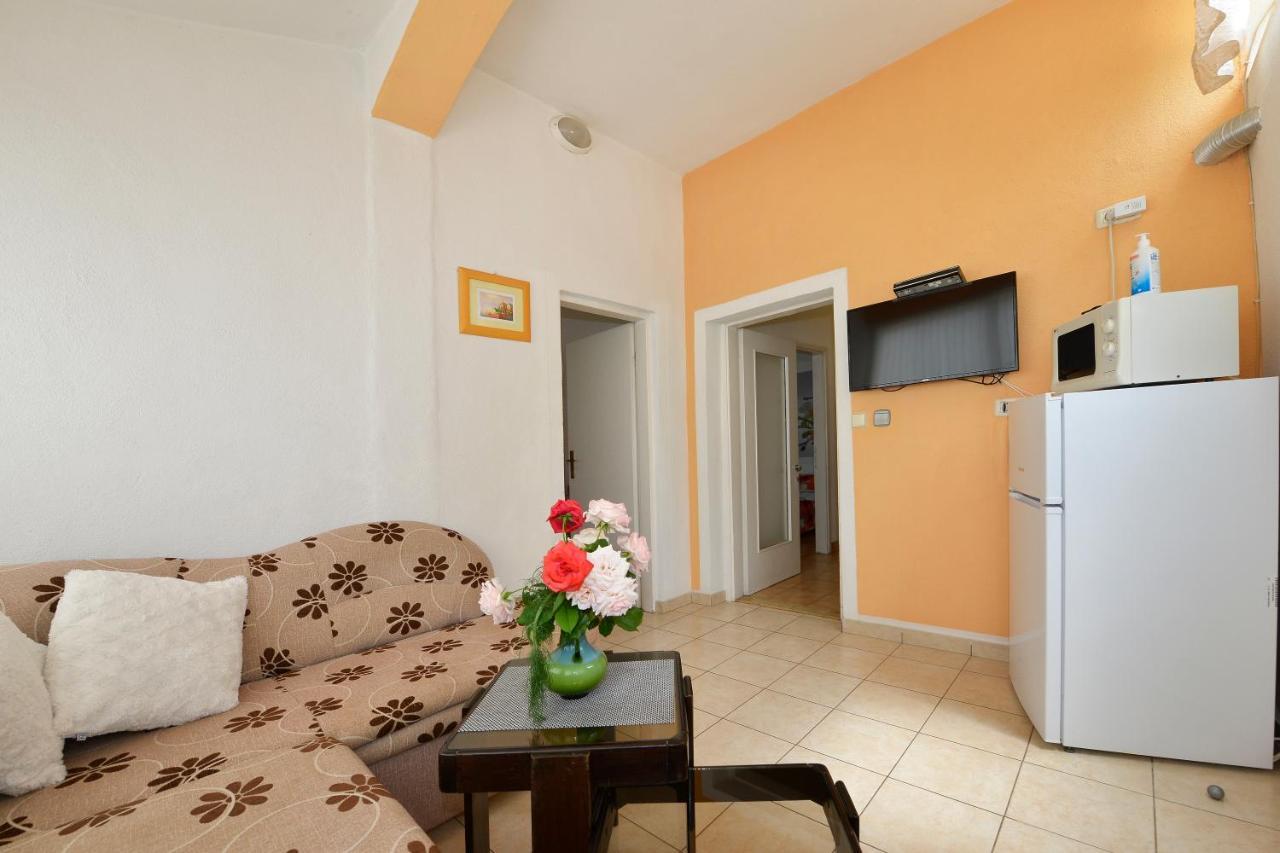 Apartments Ella Porec Exterior photo