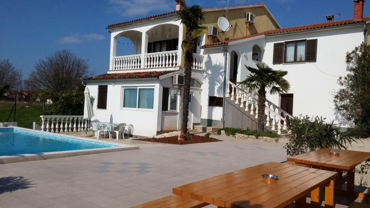 Apartments Ella Porec Exterior photo